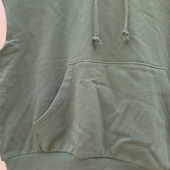 H&M sleeveless hoodie💚 - Picture 5 of 5